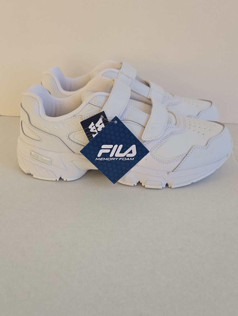 NIB Men's FILA Memory Decimus S White Velcro Training Shoes Size 9.5 4E Wide